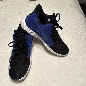 Nike KD racer blue youth size 6 basketball shoes